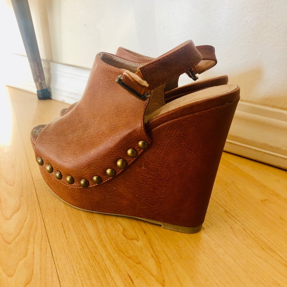 High leather wedge platform sandals